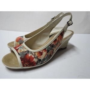 Aerosoles Size 7.5 Wide Wedge Heel Slingback Sandal Heels Beige Dozen Roses